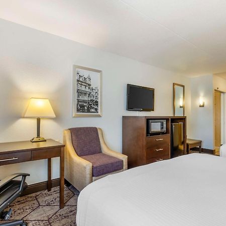 Best Western Plus Longbranch Hotel & Convention Center Cedar Rapids Eksteriør bilde