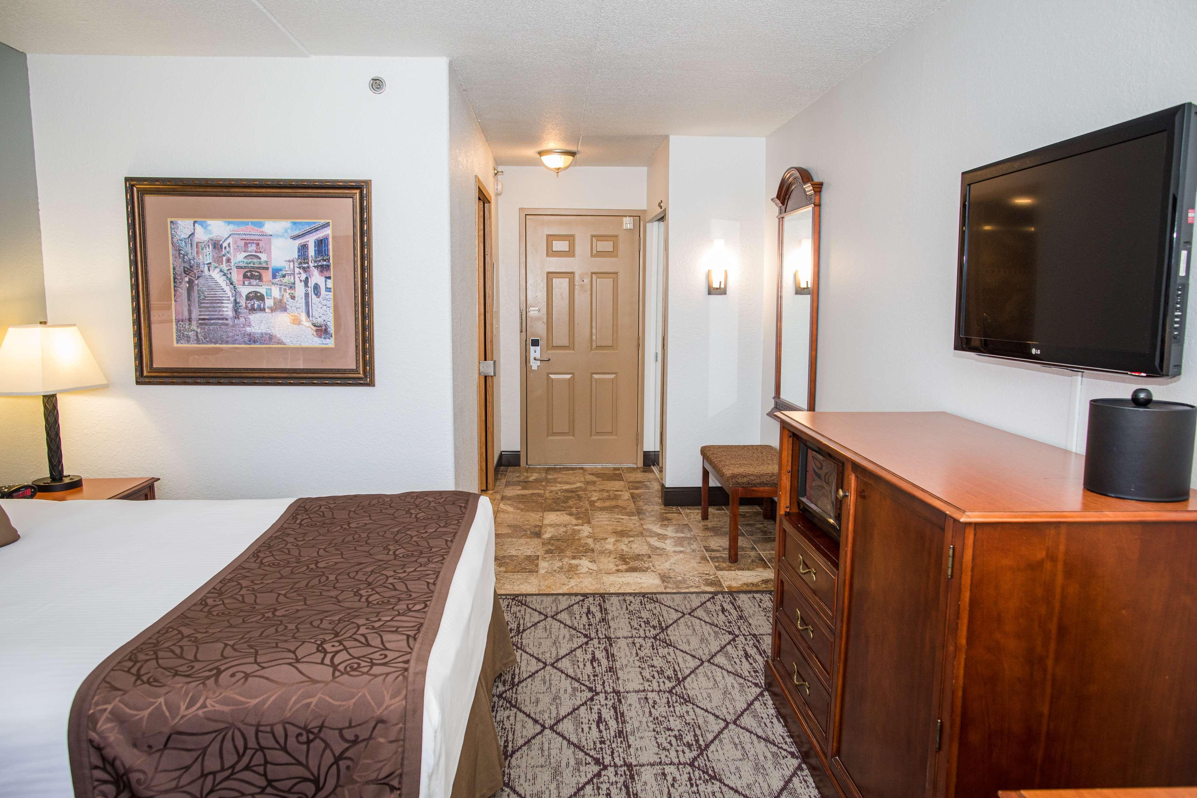 Best Western Plus Longbranch Hotel & Convention Center Cedar Rapids Eksteriør bilde