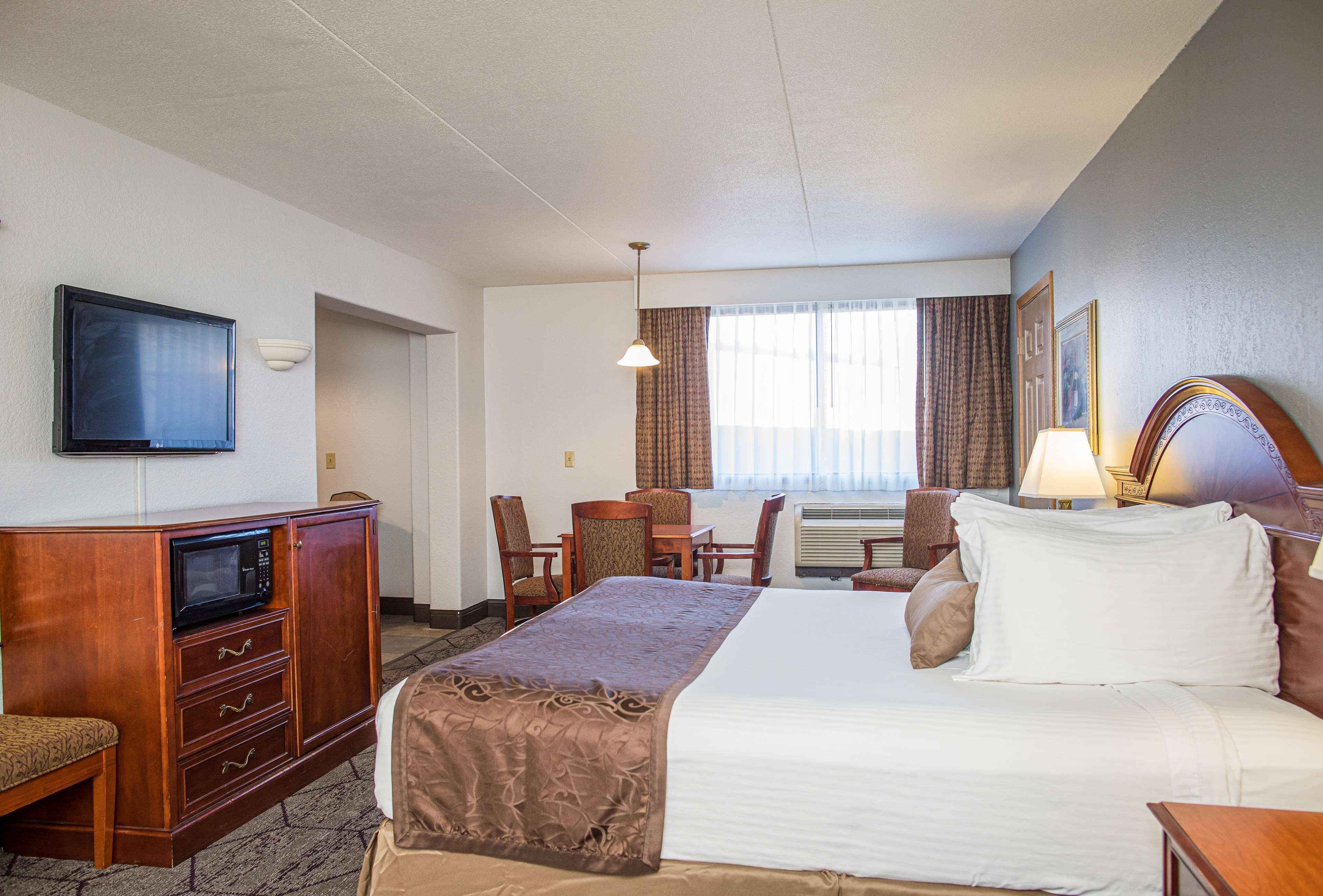 Best Western Plus Longbranch Hotel & Convention Center Cedar Rapids Eksteriør bilde