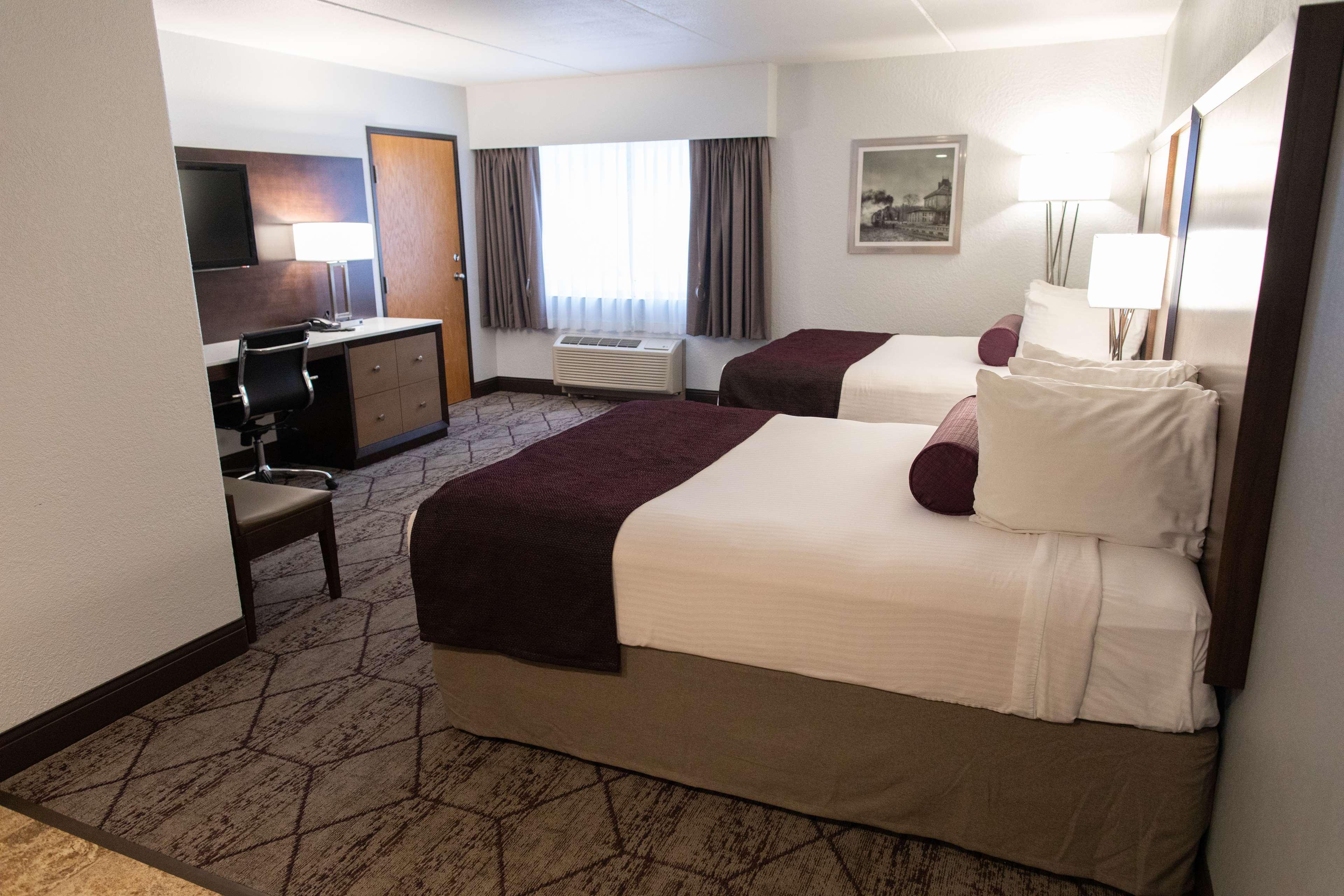 Best Western Plus Longbranch Hotel & Convention Center Cedar Rapids Eksteriør bilde