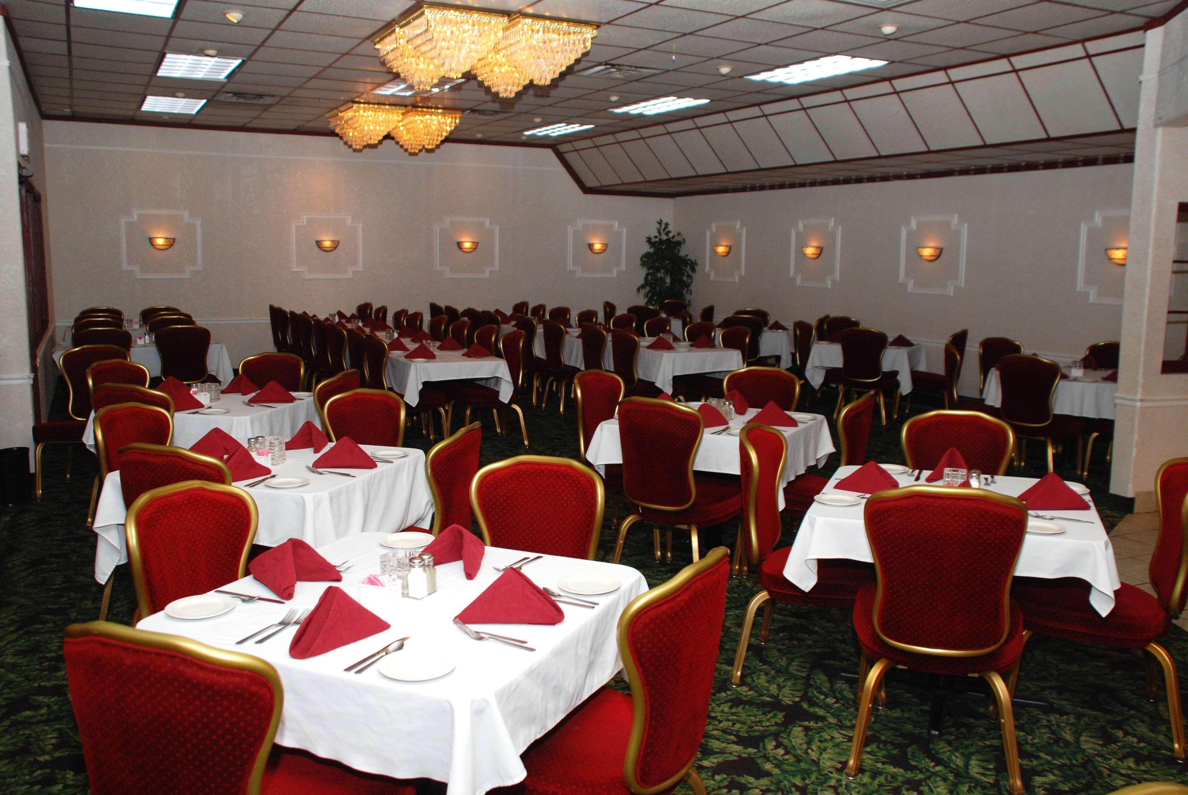 Best Western Plus Longbranch Hotel & Convention Center Cedar Rapids Eksteriør bilde
