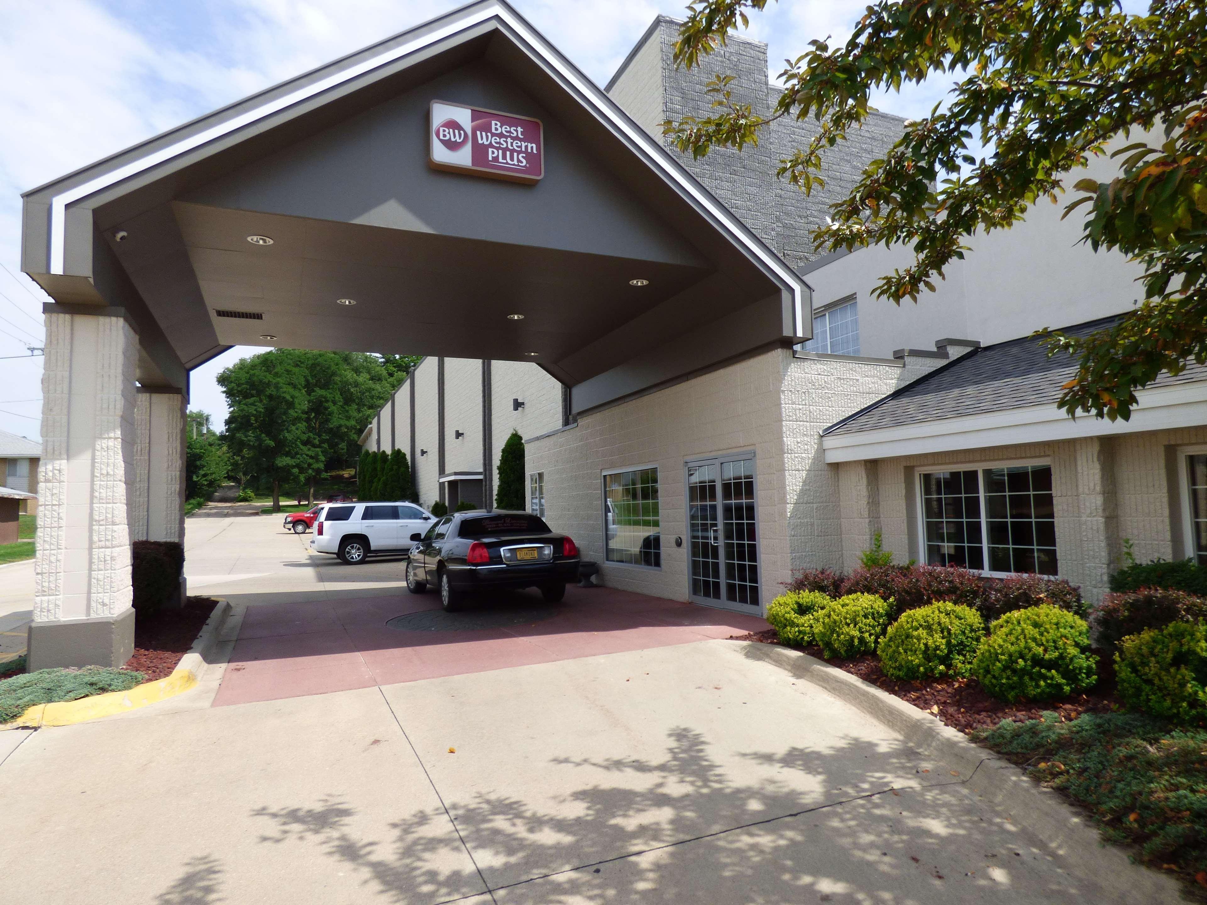 Best Western Plus Longbranch Hotel & Convention Center Cedar Rapids Eksteriør bilde