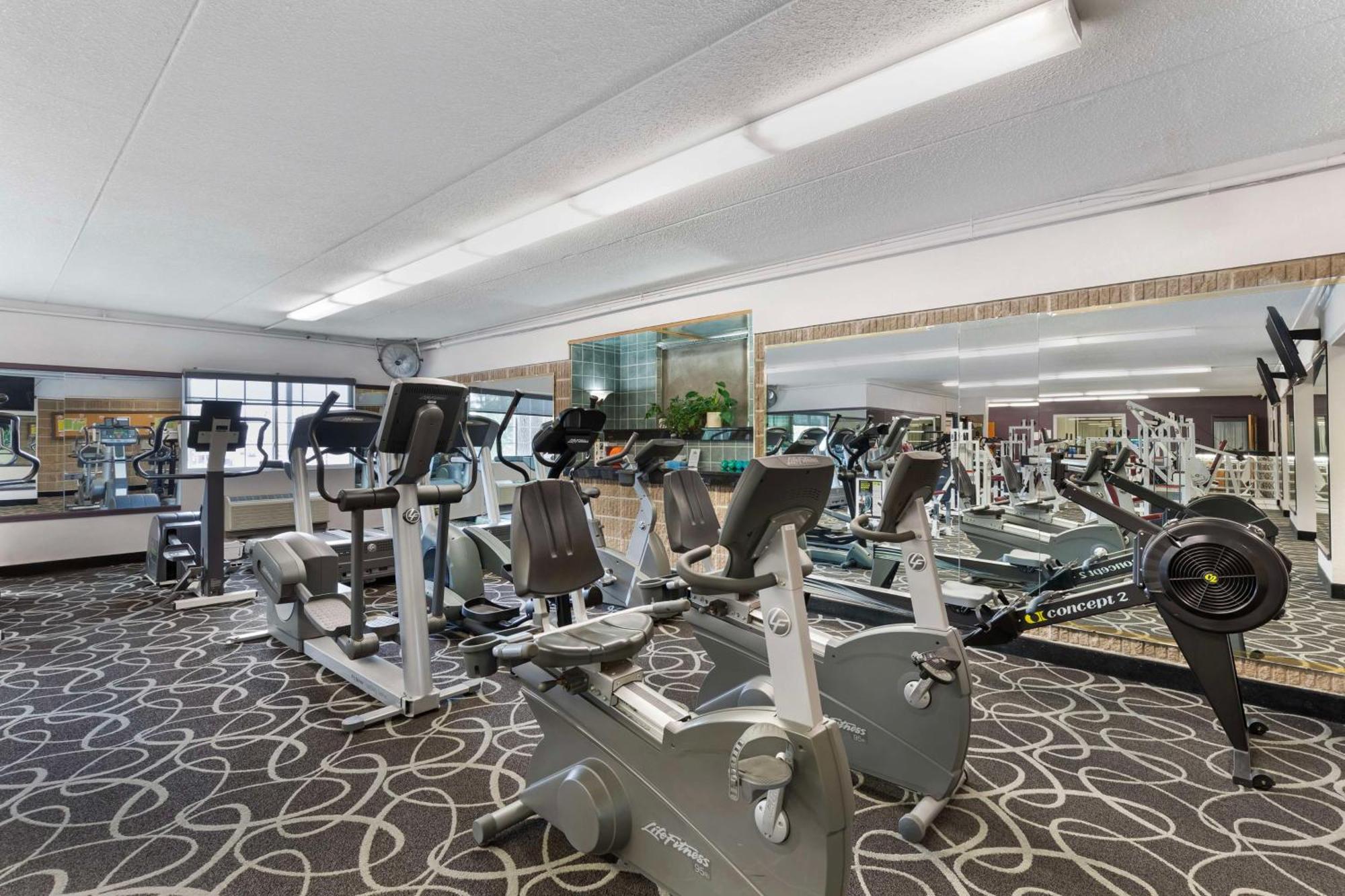 Best Western Plus Longbranch Hotel & Convention Center Cedar Rapids Eksteriør bilde