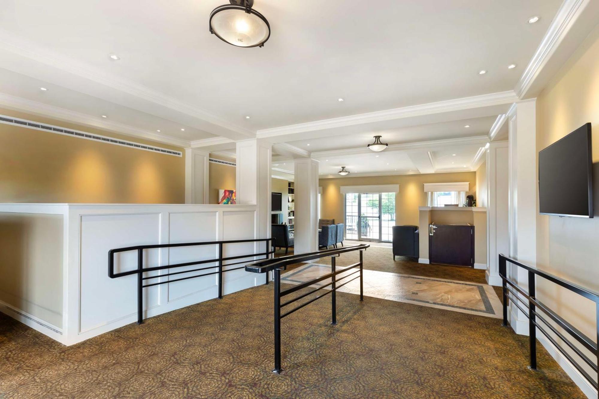 Best Western Plus Longbranch Hotel & Convention Center Cedar Rapids Eksteriør bilde