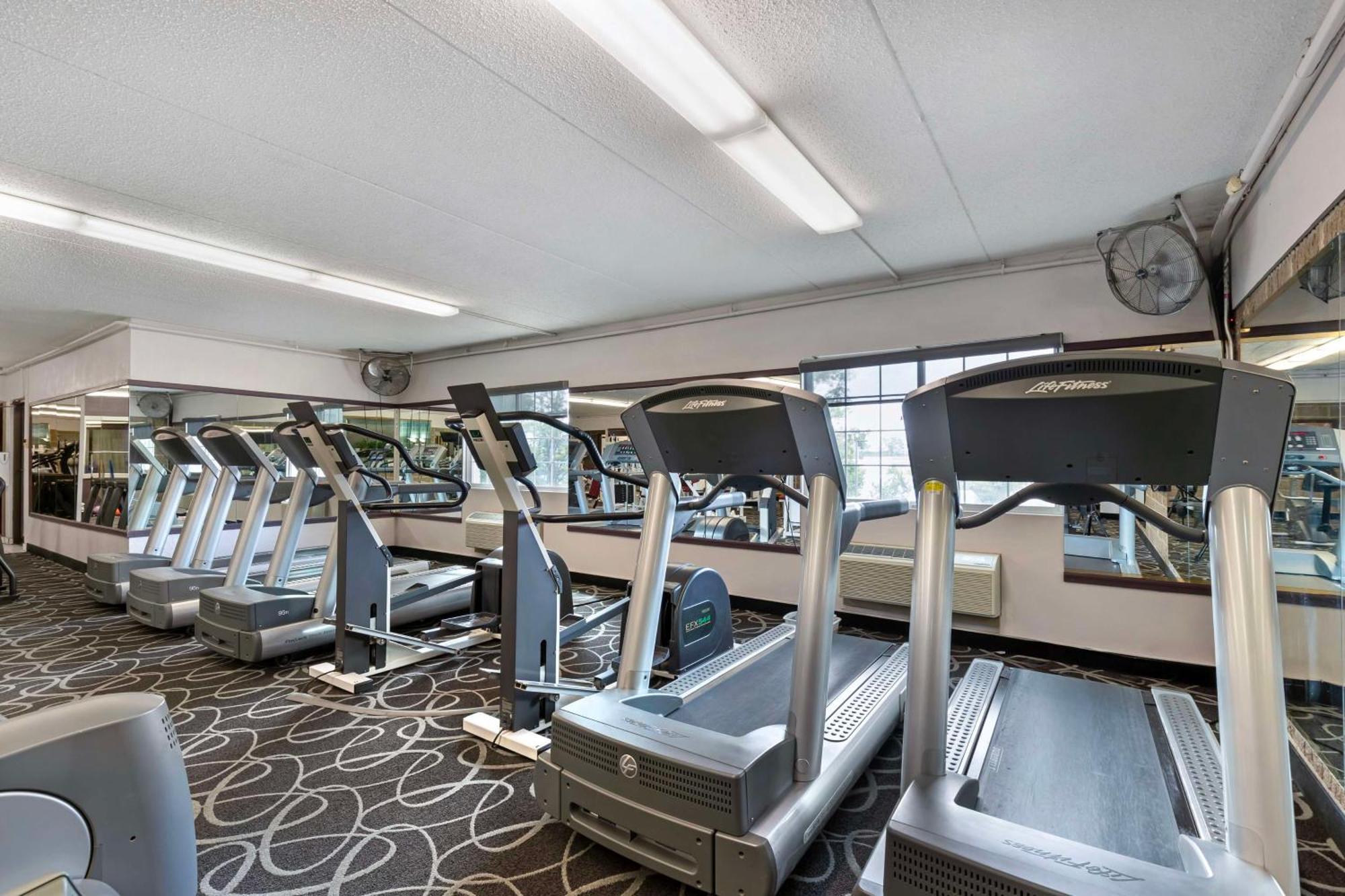 Best Western Plus Longbranch Hotel & Convention Center Cedar Rapids Eksteriør bilde