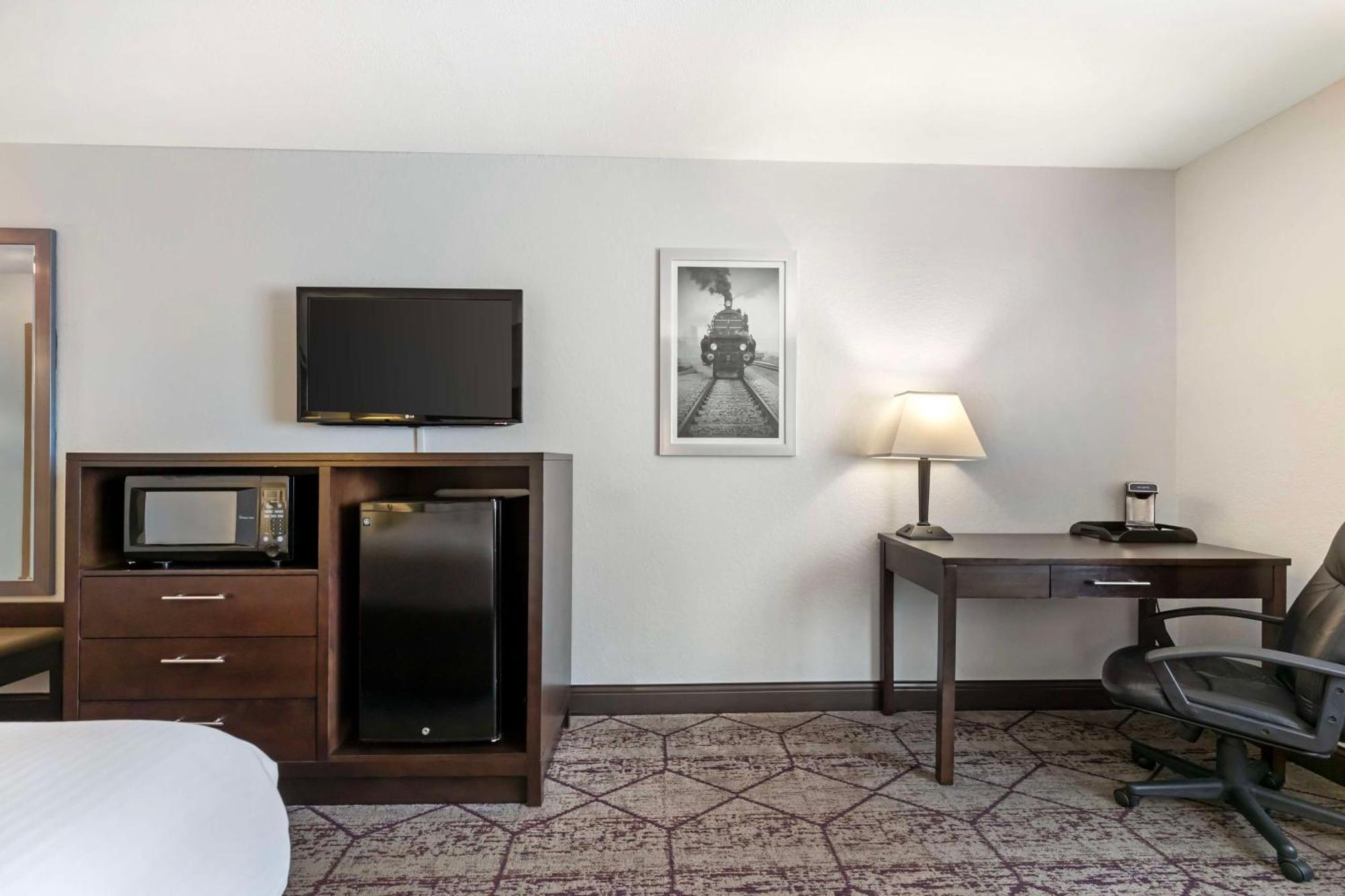 Best Western Plus Longbranch Hotel & Convention Center Cedar Rapids Eksteriør bilde