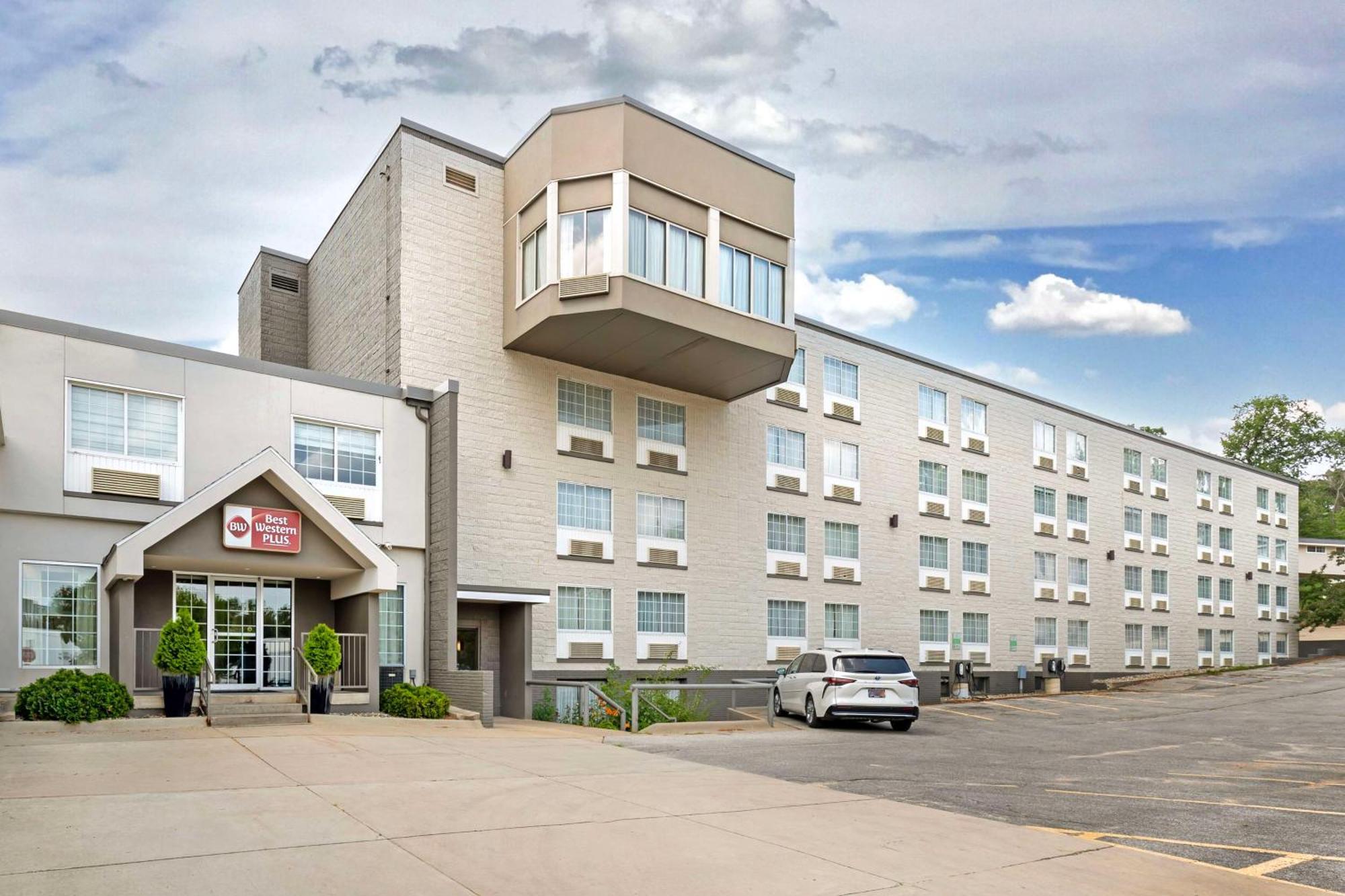 Best Western Plus Longbranch Hotel & Convention Center Cedar Rapids Eksteriør bilde