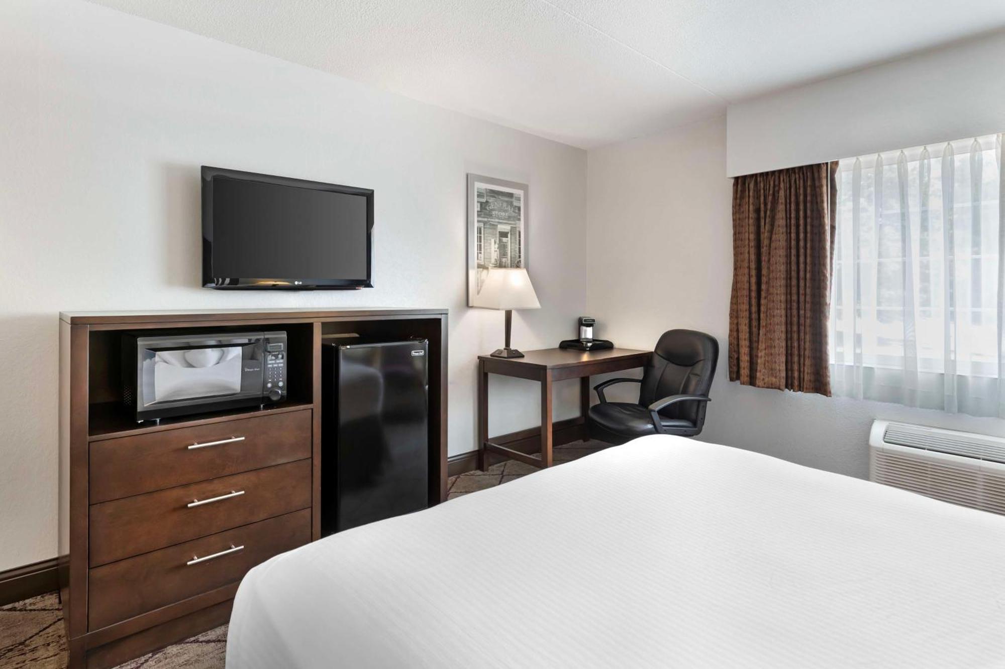 Best Western Plus Longbranch Hotel & Convention Center Cedar Rapids Eksteriør bilde
